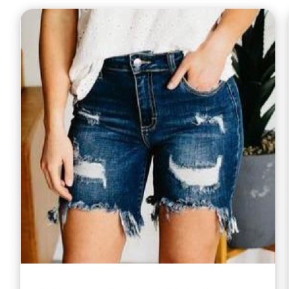 NWT Cello Distressed Denim Shorts - Picture 2 of 5